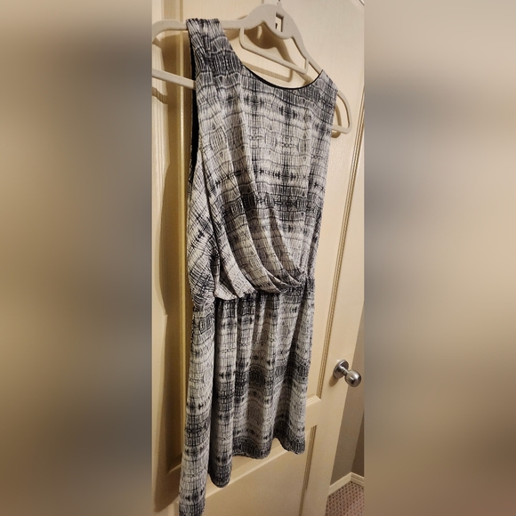 MANGO Sleeveless Dress. Size 6. - Picture 2 of 7